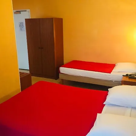 Le Mediterraneen Hotel