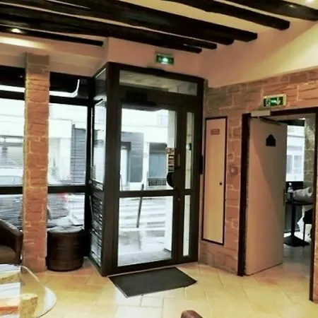 Hotel Le Mediterraneen Parigi