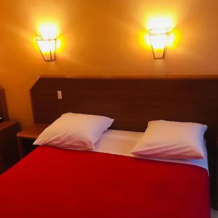 Hotel Le Mediterraneen Parigi